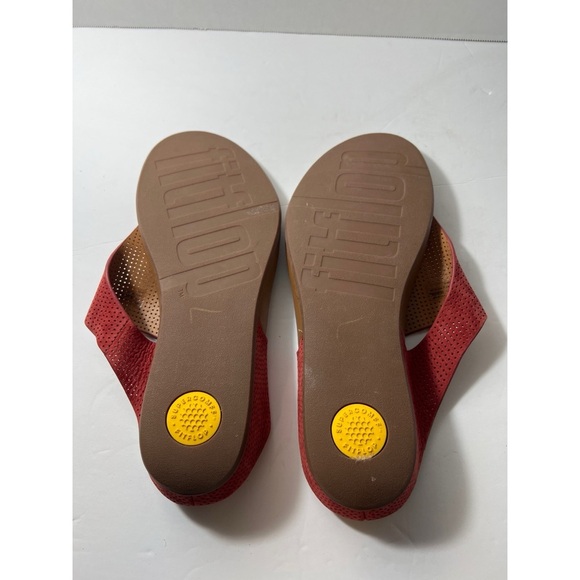 Fitflop Red Sandals Minimalist Thong Style - Picture 6 of 7